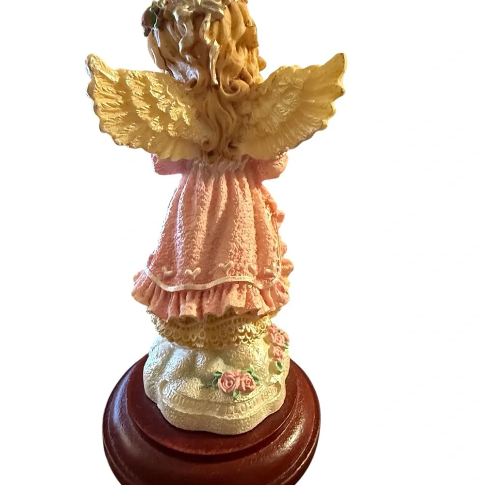 Vintage House of Lloyd 1996 Angel Figurine Holding Gift Figurine